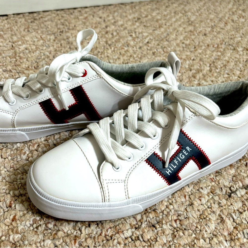Women’s White Tommy Hilfiger Sneakers Size 9.5